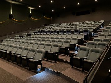 ユナイテッド・シネマ アクアシティお台場 スクリーン9の室内の写真