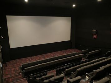 【ユナイテッド・シネマとしまえん｜SC7｜112席】映画館が貸切できます！企業イベントから個人利用まで幅広く対応！ - ユナイテッド・シネマとしまえん