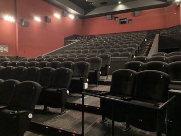 ローソン・ユナイテッドシネマ札幌 スクリーン8の室内の写真