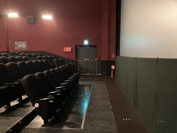 ローソン・ユナイテッドシネマ札幌 スクリーン8の室内の写真