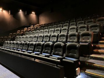 ローソン・ユナイテッドシネマ入間 スクリーン7の室内の写真