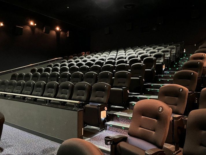 スクリーン8 - ローソン・ユナイテッドシネマ入間