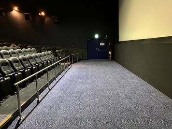 ローソン・ユナイテッドシネマ入間 スクリーン8の室内の写真