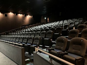 ローソン・ユナイテッドシネマ入間 スクリーン9の室内の写真
