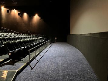 ローソン・ユナイテッドシネマ入間 スクリーン9の室内の写真