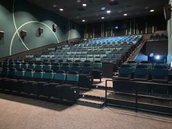 ユナイテッド・シネマ春日部 スクリーン1の室内の写真