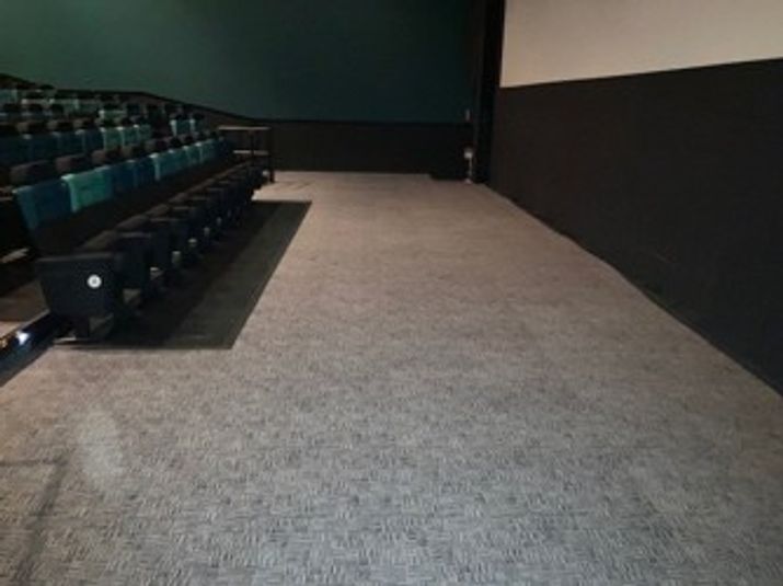 スクリーン4 - ユナイテッド・シネマ春日部