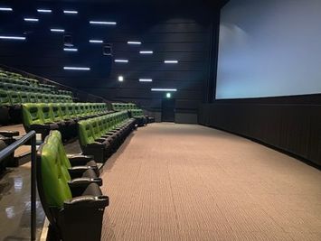 ユナイテッド・シネマ新座 スクリーン2の室内の写真