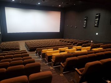 【シネプレックス幸手｜SC1｜320席】映画館が貸切できます！企業イベントから個人利用まで幅広く対応！ - シネプレックス幸手
