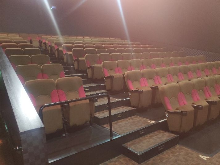 スクリーン4 - シネプレックス幸手