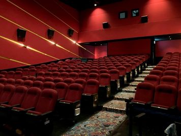 シネプレックス平塚 スクリーン1の室内の写真