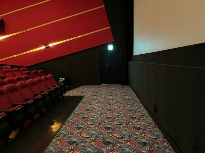 スクリーン1 - シネプレックス平塚