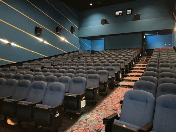 スクリーン2 - シネプレックス平塚