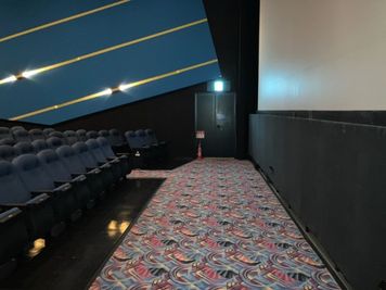 シネプレックス平塚 スクリーン2の室内の写真