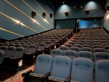 シネプレックス平塚 スクリーン4の室内の写真