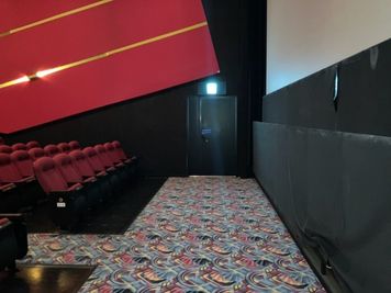 シネプレックス平塚 スクリーン5の室内の写真