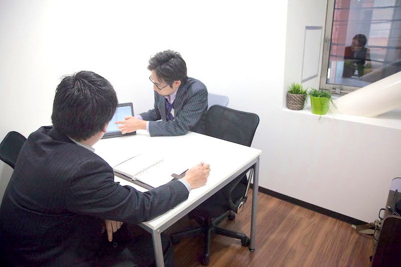 【4名用】少人数向け会議室 - インスタント会議室 横浜店