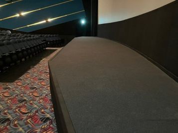 シネプレックス平塚 スクリーン8の室内の写真