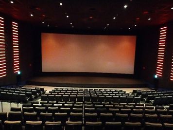 【ユナイテッド・シネマ幕張｜SC9｜350席】映画館が貸切できます！企業イベントから個人利用まで幅広く対応！ - ユナイテッド・シネマ幕張