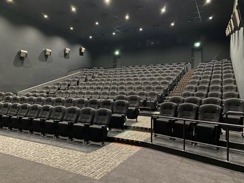 ユナイテッド・シネマ福岡ももち スクリーン8の室内の写真