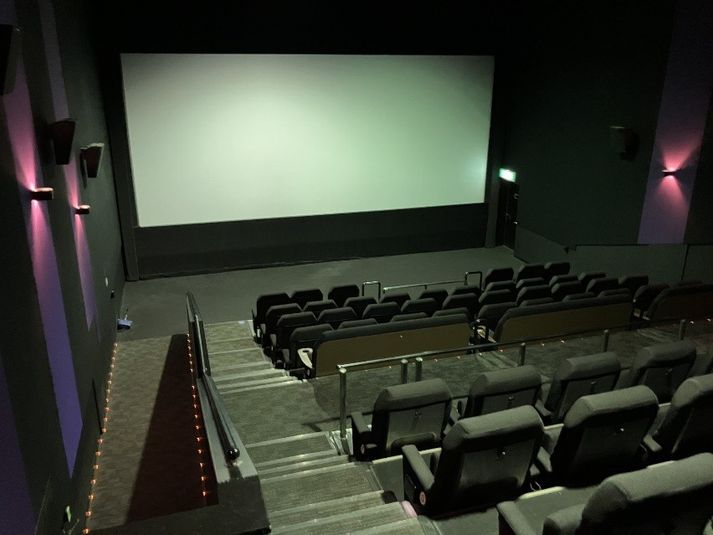 スクリーン10 - ユナイテッド・シネマ トリアス久山