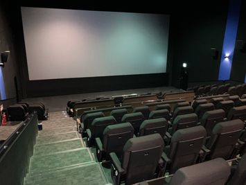 【ユナイテッド・シネマ トリアス久山｜SC7｜141席】映画館が貸切できます！企業イベントから個人利用まで幅広く対応！ - ユナイテッド・シネマ トリアス久山
