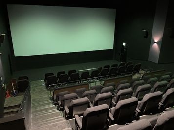 【ユナイテッド・シネマ トリアス久山｜SC8｜100席】映画館が貸切できます！企業イベントから個人利用まで幅広く対応！ - ユナイテッド・シネマ トリアス久山