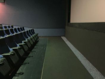 ローソン・ユナイテッドシネマ 長崎 スクリーン4の室内の写真