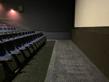 ローソン・ユナイテッドシネマ 長崎 スクリーン5の室内の写真