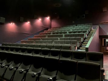 ローソン・ユナイテッドシネマ 長崎 スクリーン8の室内の写真