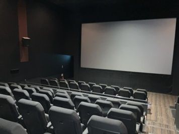 【ユナイテッド・シネマ新潟｜SC4｜75席】映画館が貸切できます！企業イベントから個人利用まで幅広く対応！ - ユナイテッド・シネマ新潟
