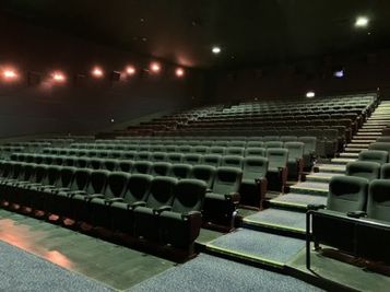 ユナイテッド・シネマ稲沢 スクリーン2の室内の写真