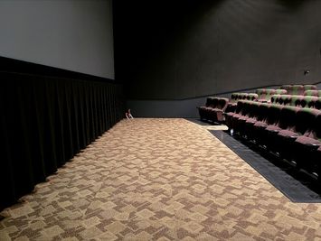 ローソン・ユナイテッドシネマ岡崎 スクリーン3の室内の写真