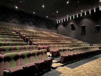 ローソン・ユナイテッドシネマ岡崎 スクリーン7の室内の写真