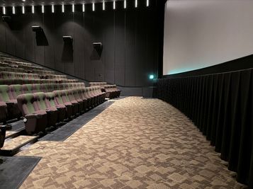 ローソン・ユナイテッドシネマ岡崎 スクリーン7の室内の写真