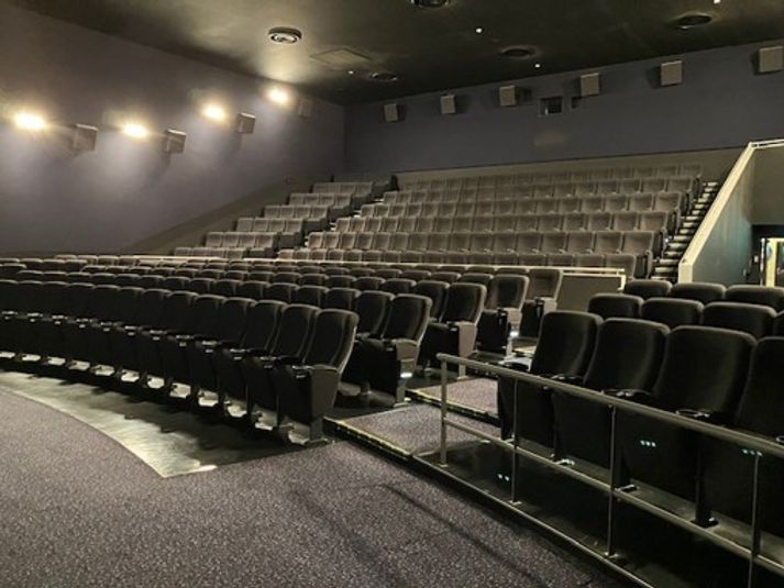 スクリーン1 - ユナイテッド・シネマ岸和田