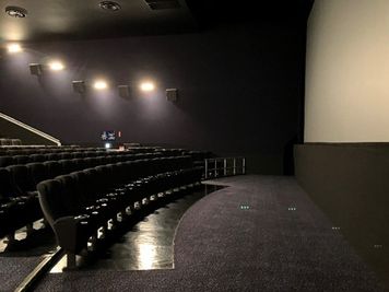 ユナイテッド・シネマ岸和田 スクリーン2の室内の写真