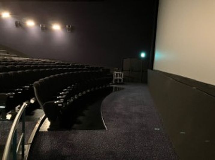 スクリーン3 - ユナイテッド・シネマ岸和田