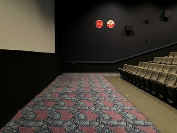 ユナイテッド・シネマ金沢 スクリーン8の室内の写真