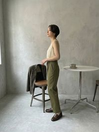 アパレル商品やモデルさんが主役になれるシンプルなモルタル調の壁と床 - COZY SQUARE self photo studio セルフフォトスタジオの室内の写真