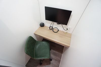 <SoloWork中目黒駅前No.1>駅徒歩1分🚃完全個室🚪光Wi-Fi📶電源🔌テレワーク/ZOOM/面接/自習/作業 - 【SoloWork中目黒駅前】