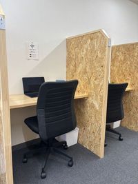 全席パーテションボード付きの個人ブース - フリースペースBloom六本木 【個人ブース】フリースペースBloom六本木の室内の写真