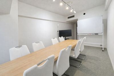 SS新大阪618【JR新大阪駅０分❗️】清潔感⭐️土足禁止👞無料/WiFi・TV・ホワイトボード無料貸出❗️ - 新大阪駅の東口10秒のレンタルスペース/会議室【SS新大阪】