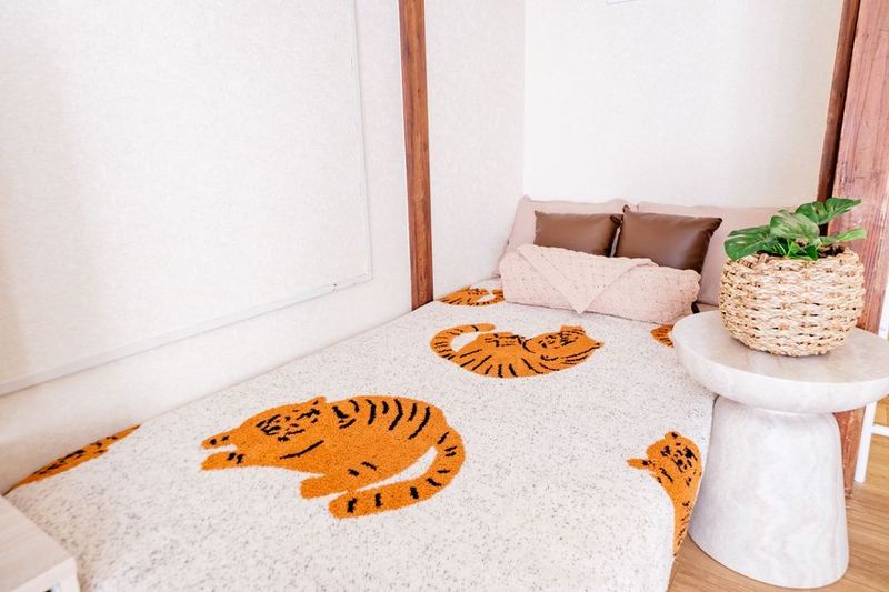 Woody Side (5F) - Woody Side 上野5F