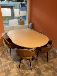 最大8人がけの大テーブル - MiCAFE /みかふぇ 洲本の本町商店街レンタルスペース・キッチンの室内の写真