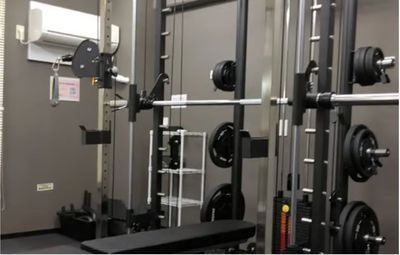 マルチマシン、アジャスタブルベンチ2 - BlueStar☆Gym横浜関内店の設備の写真