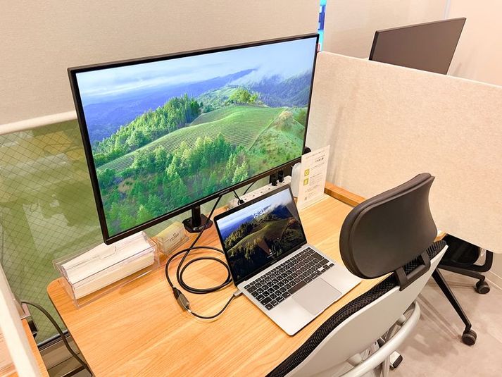 FEEEP新宿東口店｜高級ワークチェア席 - FEEEP新宿東口（新宿三丁目）店