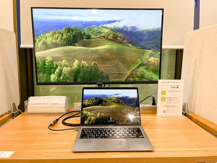 FEEEP新宿東口店｜高級ワークチェア席 - FEEEP新宿東口（新宿三丁目）店