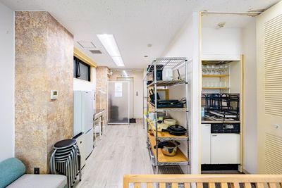 パーティー中はミニキッチンを隠せる、扉付き！ - 【Party新宿御苑】 打ち上げ🎈ボドゲ会｜カドゲ会｜大きな机有り[87]の設備の写真