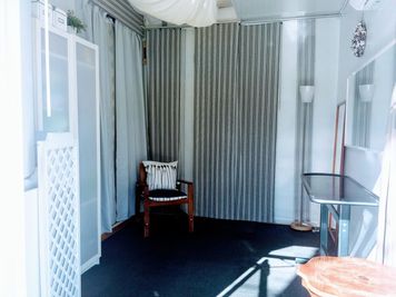 レンタルスペース　マイティーハウス テナント向き、貸スペースの室内の写真